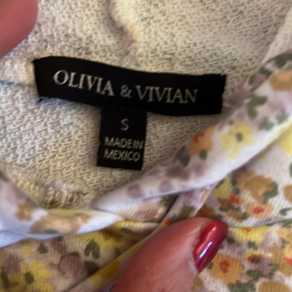 Olivia and Vivian Floral Sweatsuit Size Small EUC 🌸 - Picture 5 of 6